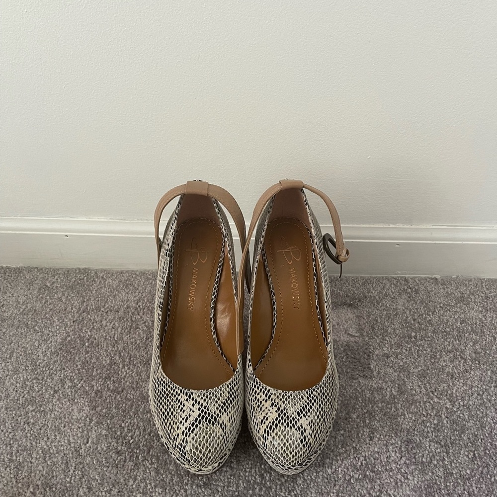 B.Makowsky Wedge Shoe